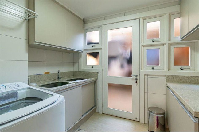Imagem Casa com 3 Quartos à Venda, 324 m² em Três Figueiras - Porto Alegre Imagem Casa com 3 Quartos à Venda, 324 m² em Três Figueiras - Porto Alegre