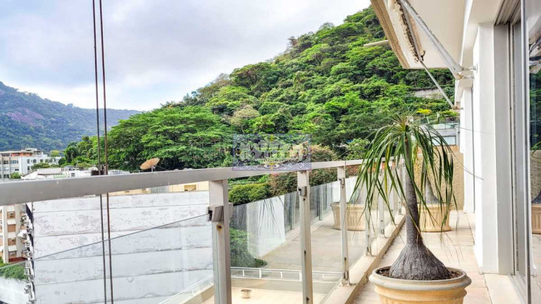Imagem Apartamento com 4 Quartos à Venda, 235 m² em Lagoa - Rio De Janeiro Imagem Apartamento com 4 Quartos à Venda, 235 m² em Lagoa - Rio De Janeiro