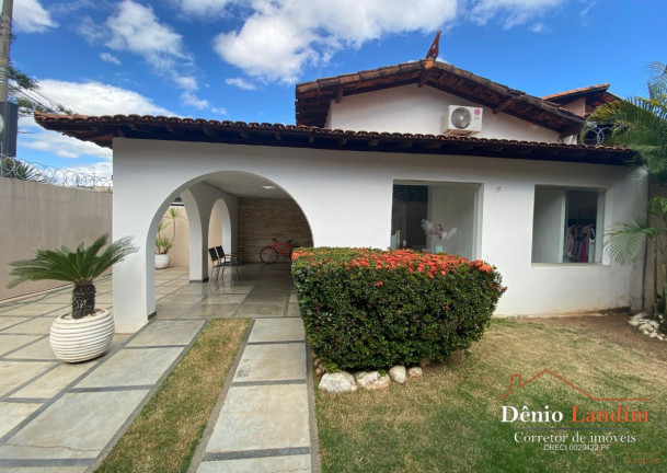 Imagem Casa com 3 Quartos à Venda, 220 m² em Jardim São Luiz - Montes Claros Imagem Casa com 3 Quartos à Venda, 220 m² em Jardim São Luiz - Montes Claros