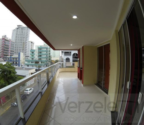 Imagem Apartamento com 3 Quartos para Temporada, 180 m² em Meia Praia - Itapema