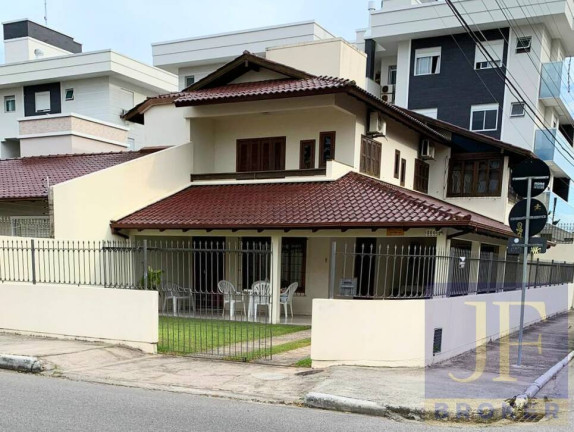 Casa com 6 Quartos para Temporada, 180 m² em Canasvieiras - Florianópolis