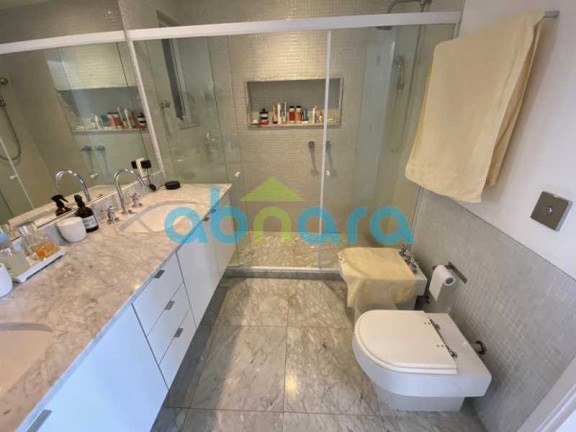 Imagem Apartamento com 3 Quartos à Venda, 165 m² em Copacabana - Rio De Janeiro Imagem Apartamento com 3 Quartos à Venda, 165 m² em Copacabana - Rio De Janeiro