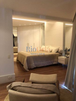 Imagem Apartamento com 3 Quartos à Venda, 220 m² em Barra Da Tijuca - Rio De Janeiro