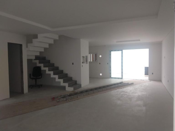 Imagem Sobrado com 3 Quartos à Venda, 210 m² em América - Joinville Imagem Sobrado com 3 Quartos à Venda, 210 m² em América - Joinville
