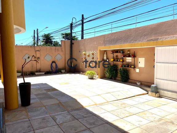 Imagem Casa com 4 Quartos à Venda, 321 m² em Parque Manibura - Fortaleza Imagem Casa com 4 Quartos à Venda, 321 m² em Parque Manibura - Fortaleza