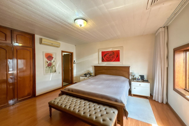 Imagem Casa com 3 Quartos à Venda, 300 m² em Três Figueiras - Porto Alegre Imagem Casa com 3 Quartos à Venda, 300 m² em Três Figueiras - Porto Alegre