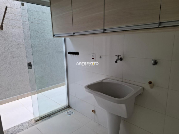Imagem Casa com 3 Quartos à Venda, 200 m² Imagem Casa com 3 Quartos à Venda, 200 m²