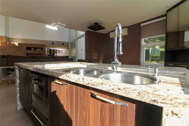 Imagem Casa com 4 Quartos à Venda,  em Vila Nova - Porto Alegre