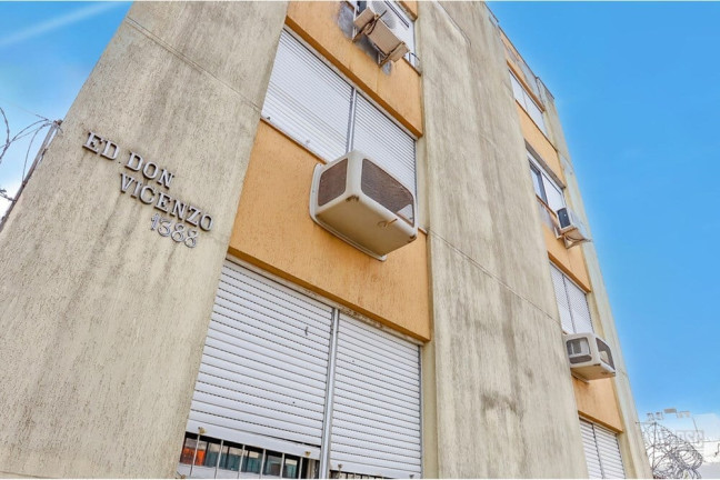 Imagem Imóvel com 2 Quartos à Venda, 70 m² em Santana - Porto Alegre Imagem Imóvel com 2 Quartos à Venda, 70 m² em Santana - Porto Alegre
