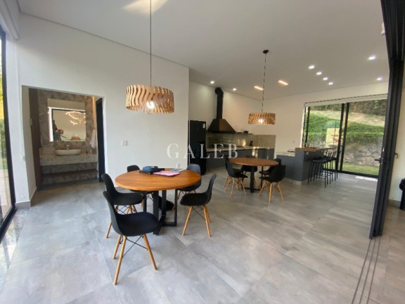 Imagem Casa com 3 Quartos à Venda, 361 m² em Clube Da Montanha - Atibaia Imagem Casa com 3 Quartos à Venda, 361 m² em Clube Da Montanha - Atibaia