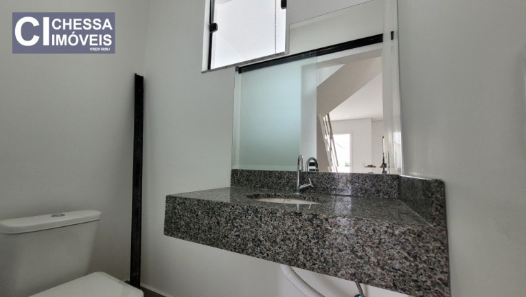 Imagem Sobrado com 2 Quartos à Venda, 100 m² em Espinheiros - Itajaí Imagem Sobrado com 2 Quartos à Venda, 100 m² em Espinheiros - Itajaí