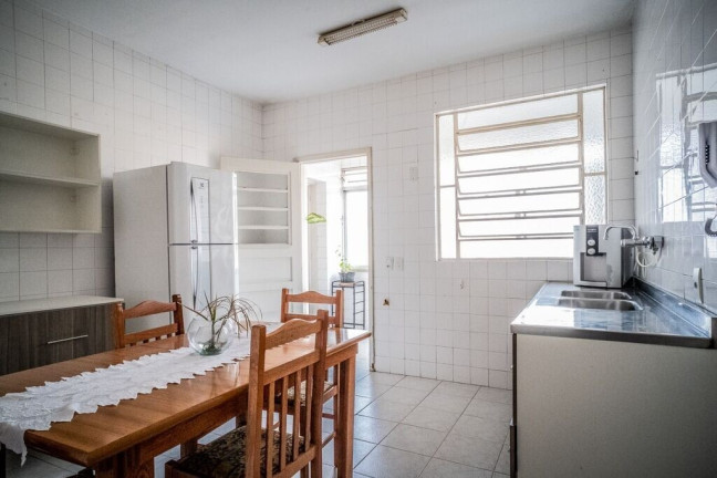 Imagem Apartamento com 3 Quartos à Venda, 141 m² em Menino Deus - Porto Alegre Imagem Apartamento com 3 Quartos à Venda, 141 m² em Menino Deus - Porto Alegre