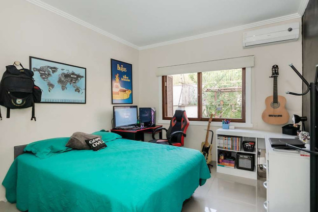 Imagem Casa com 3 Quartos à Venda, em Nonoai - Porto Alegre Imagem Casa com 3 Quartos à Venda, em Nonoai - Porto Alegre