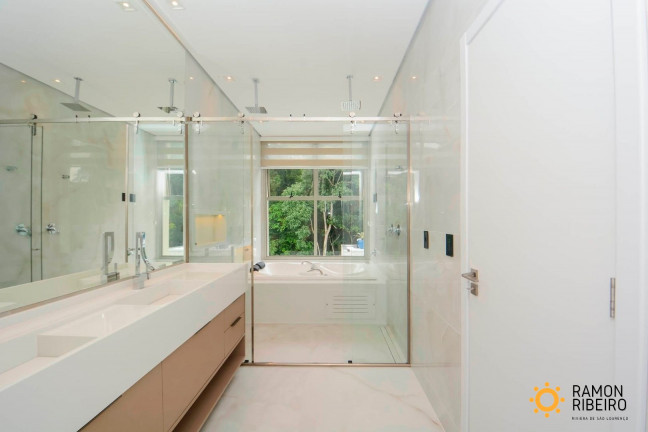 Imagem Imóvel com 6 Quartos à Venda, em Riviera - Bertioga Imagem Imóvel com 6 Quartos à Venda, em Riviera - Bertioga