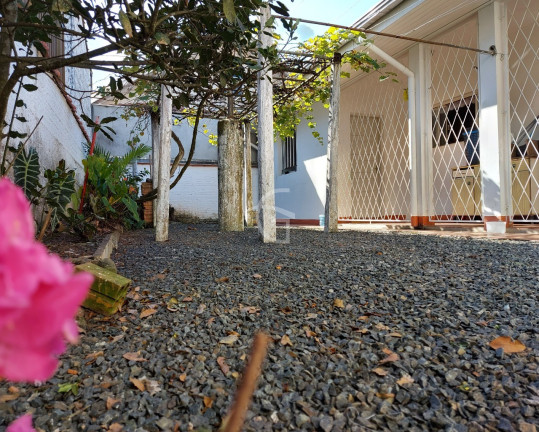 Imagem Casa com 3 Quartos à Venda, 412 m² em Bucarein - Joinville