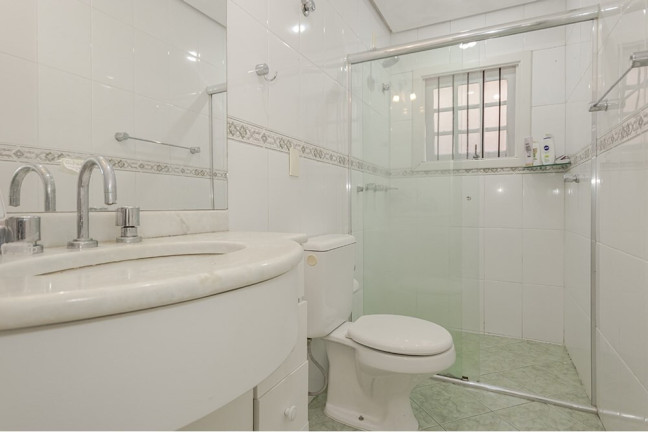 Imagem Casa com 3 Quartos à Venda, 304 m² em Espírito Santo - Porto Alegre Imagem Casa com 3 Quartos à Venda, 304 m² em Espírito Santo - Porto Alegre