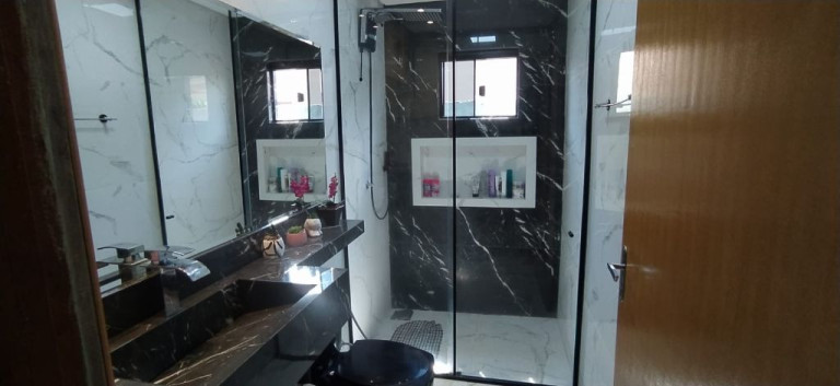 Imagem Imóvel com 3 Quartos à Venda, 300 m² em Vila Pioneira Imagem Imóvel com 3 Quartos à Venda, 300 m² em Vila Pioneira