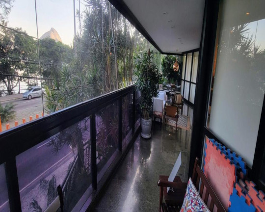Imagem Imóvel com 4 Quartos à Venda, 304 m² em Lagoa - Rio De Janeiro Imagem Imóvel com 4 Quartos à Venda, 304 m² em Lagoa - Rio De Janeiro