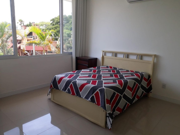 Imagem Casa com 4 Quartos à Venda,  em Menino Deus - Porto Alegre