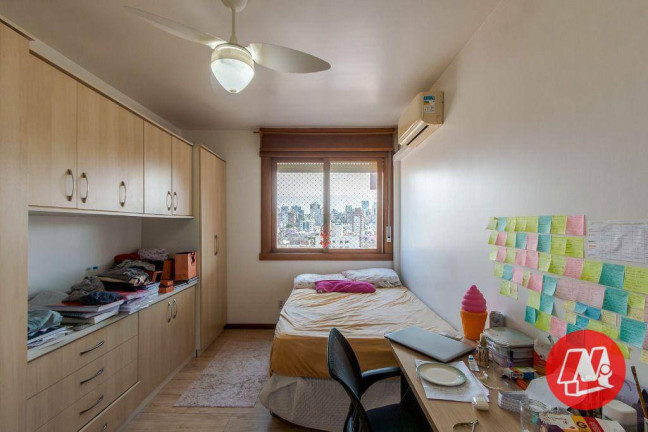 Imagem Apartamento com 3 Quartos à Venda, 158 m² em Rio Branco - Porto Alegre Imagem Apartamento com 3 Quartos à Venda, 158 m² em Rio Branco - Porto Alegre