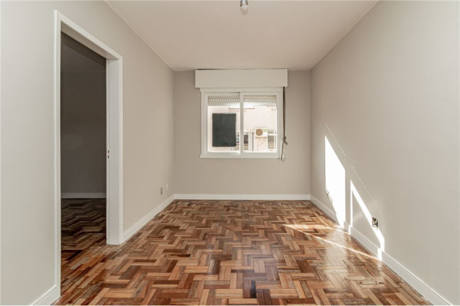 Imagem Imóvel com 1 Quarto à Venda, em Passo Da Areia - Porto Alegre Imagem Imóvel com 1 Quarto à Venda, em Passo Da Areia - Porto Alegre