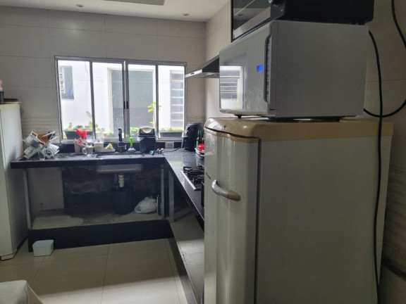 Imagem Sobrado com 3 Quartos à Venda, 273 m² em Vila Acoreana - Poá