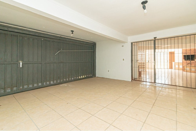 Imagem Casa com 3 Quartos à Venda, 298 m² em Chácara Das Pedras - Porto Alegre Imagem Casa com 3 Quartos à Venda, 298 m² em Chácara Das Pedras - Porto Alegre