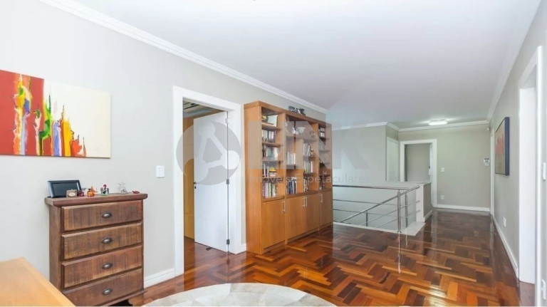 Imagem Casa com 5 Quartos à Venda, 294 m² em Jardim Botânico - Porto Alegre Imagem Casa com 5 Quartos à Venda, 294 m² em Jardim Botânico - Porto Alegre