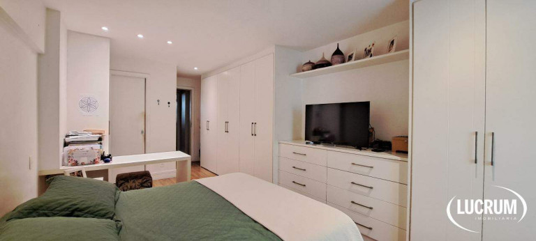 Imagem Apartamento com 3 Quartos à Venda, 156 m² em Laranjeiras - Rio De Janeiro Imagem Apartamento com 3 Quartos à Venda, 156 m² em Laranjeiras - Rio De Janeiro