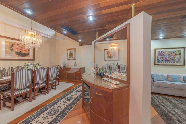 Imagem Casa com 4 Quartos à Venda, 351 m² em Petrópolis - Porto Alegre