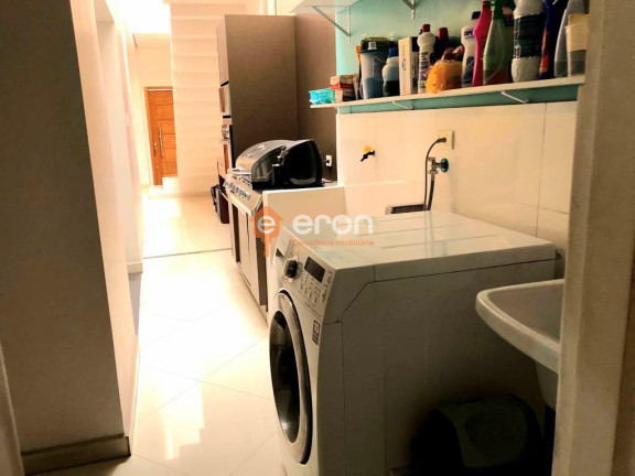 Imagem Casa com 2 Quartos à Venda, 142 m²