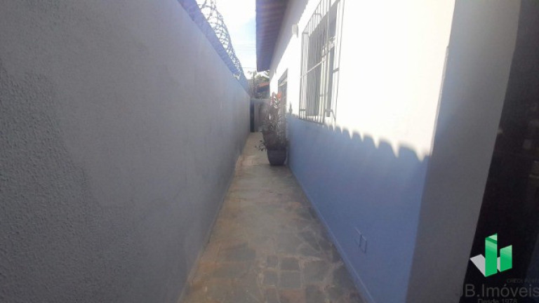 Imagem Casa com 3 Quartos à Venda, 180 m² em Cândida Câmara - Montes Claros Imagem Casa com 3 Quartos à Venda, 180 m² em Cândida Câmara - Montes Claros