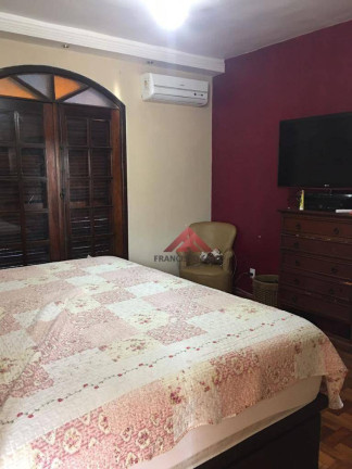 Imagem Casa com 4 Quartos à Venda, 350 m² em Fonseca - Niterói Imagem Casa com 4 Quartos à Venda, 350 m² em Fonseca - Niterói
