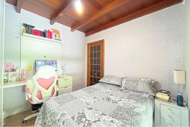 Imagem Casa de Condomínio com 4 Quartos à Venda, 220 m² Imagem Casa de Condomínio com 4 Quartos à Venda, 220 m²