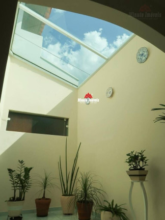 Imagem Casa com 4 Quartos à Venda, 232 m² em Caxambu - Jundiaí Imagem Casa com 4 Quartos à Venda, 232 m² em Caxambu - Jundiaí