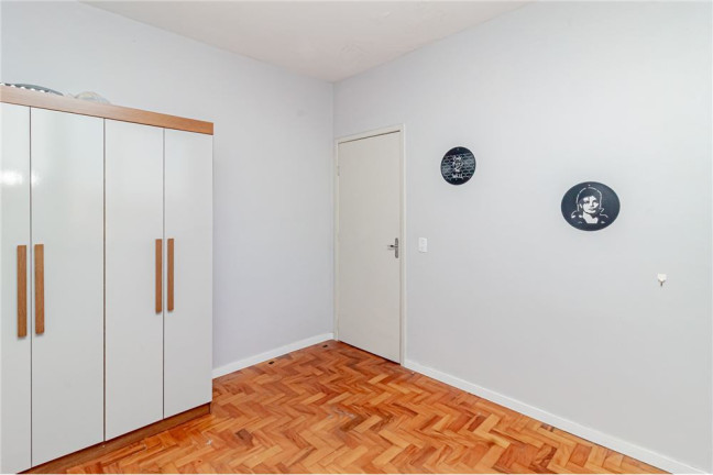 Imagem Imóvel com 2 Quartos à Venda, em São João - Porto Alegre Imagem Imóvel com 2 Quartos à Venda, em São João - Porto Alegre