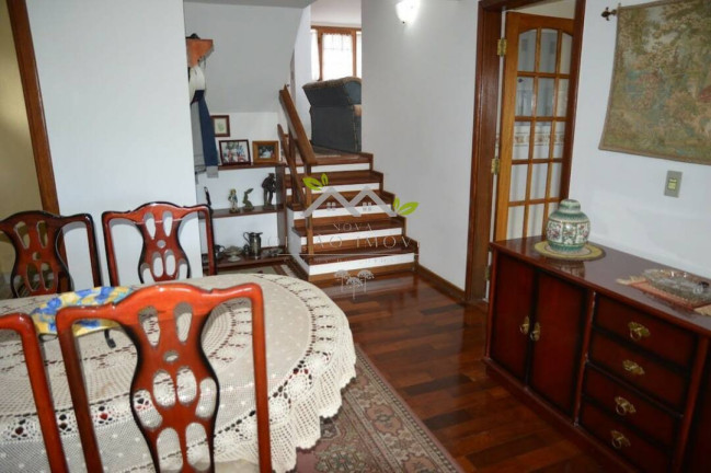 Imagem Casa com 4 Quartos à Venda, 257 m² em Alto Do Capivari - Campos Do Jordão Imagem Casa com 4 Quartos à Venda, 257 m² em Alto Do Capivari - Campos Do Jordão