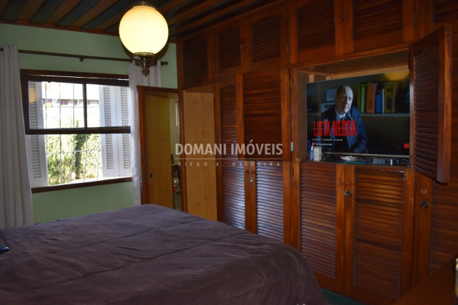 Imagem Casa com 4 Quartos à Venda, 195 m² em Região Da Abernéssia - Campos Do Jordão Imagem Casa com 4 Quartos à Venda, 195 m² em Região Da Abernéssia - Campos Do Jordão