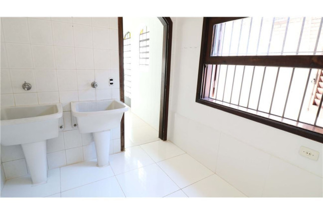 Imagem Casa com 4 Quartos à Venda, 332 m² em Jardim Leonor - São Paulo Imagem Casa com 4 Quartos à Venda, 332 m² em Jardim Leonor - São Paulo