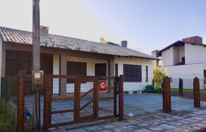 Casa com 3 Quartos à Venda,  em Village - Capao Da Canoa