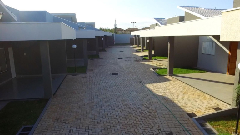 Imagem Casa de Condomínio com 2 Quartos à Venda, 80 m² em Vila Carlota - Campo Grande
