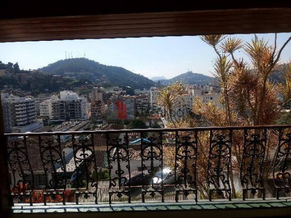 Imagem Casa com 4 Quartos à Venda, 402 m² em Agriões - Teresópolis