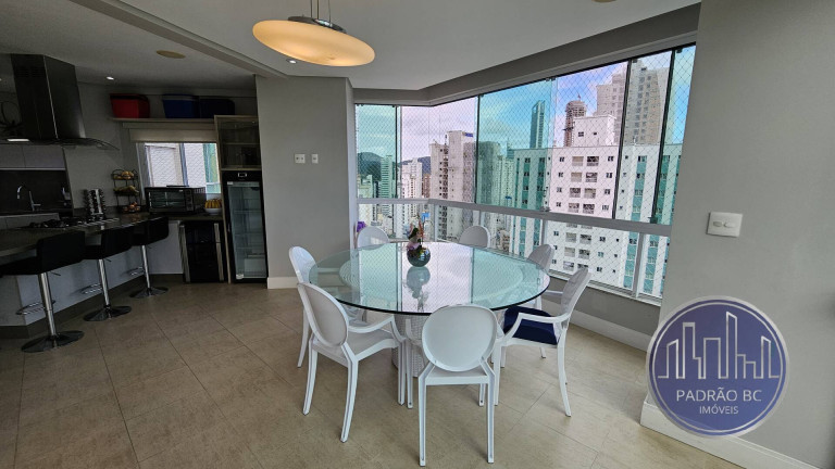 Imagem Cobertura com 3 Quartos para Alugar, 250 m² em Centro - Balneário Camboriú Imagem Cobertura com 3 Quartos para Alugar, 250 m² em Centro - Balneário Camboriú