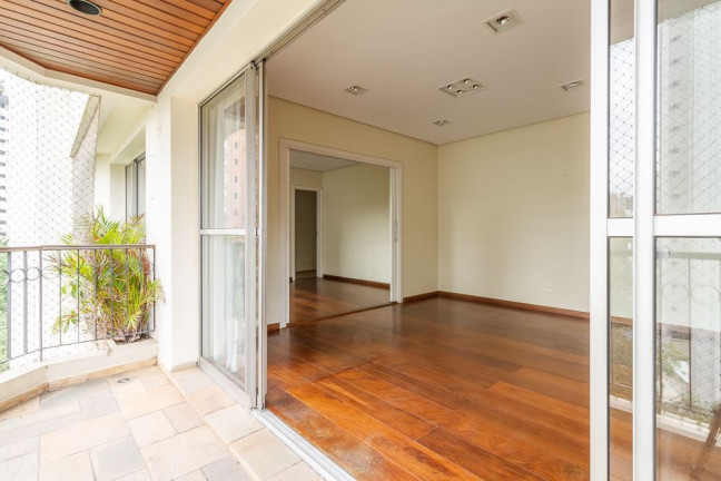 Imagem Imóvel com 3 Quartos à Venda, em Vila Andrade - São Paulo Imagem Imóvel com 3 Quartos à Venda, em Vila Andrade - São Paulo