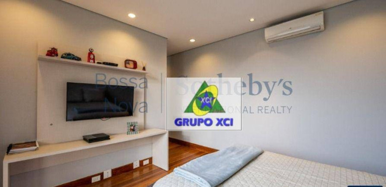 Imagem Casa com 3 Quartos à Venda, 710 m² em Gramado - Campinas Imagem Casa com 3 Quartos à Venda, 710 m² em Gramado - Campinas