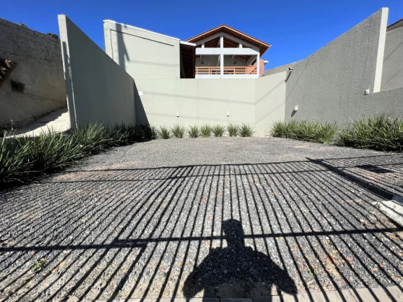 Imagem Casa com 3 Quartos à Venda, 250 m² em Uvaranas - Ponta Grossa Imagem Casa com 3 Quartos à Venda, 250 m² em Uvaranas - Ponta Grossa