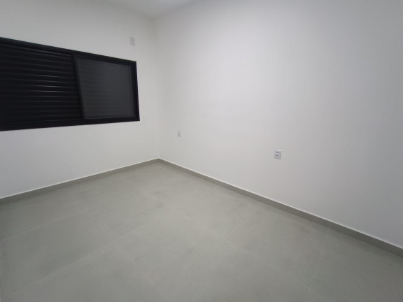 Imagem Imóvel com 
            	3             Quartos à Venda, 104 m² em 
            	Sitios Santa Luzia             - 
            	Aparecida De Goiania            