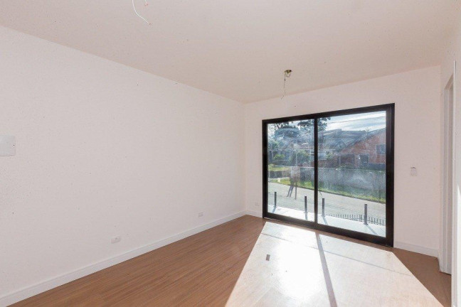 Imagem Sobrado com 4 Quartos à Venda, 176 m² em Abranches - Curitiba Imagem Sobrado com 4 Quartos à Venda, 176 m² em Abranches - Curitiba