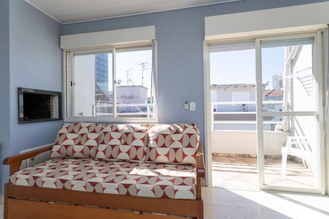 Imagem Imóvel com 2 Quartos à Venda,  em Passo Da Areia - Porto Alegre
