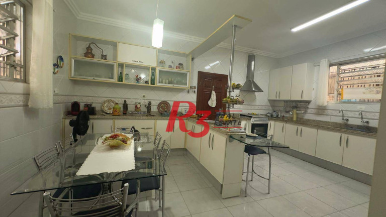 Imagem Casa com 5 Quartos à Venda, 254 m² em Ponta Da Praia - Santos Imagem Casa com 5 Quartos à Venda, 254 m² em Ponta Da Praia - Santos